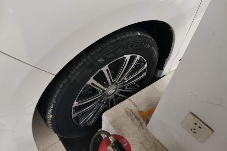 Used GAC Trumpchi M8 2021 Lingxiu Series 390T Deluxe Edition Left Front Wheel Hub