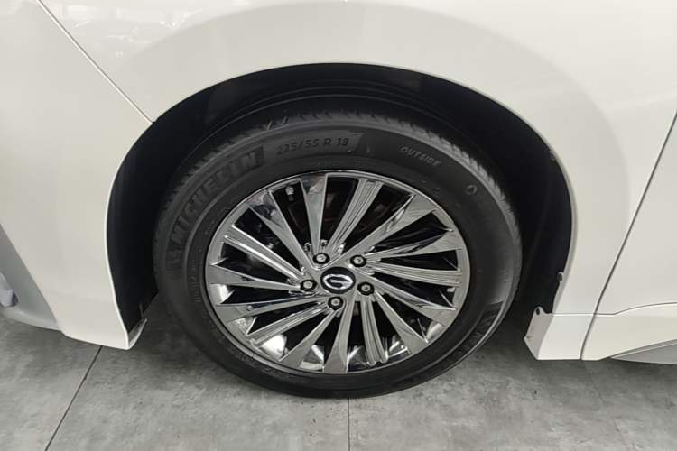 Used GAC Trumpchi M8 2021 Master Series 390T Ultimate Edition Left Front Wheel Hub