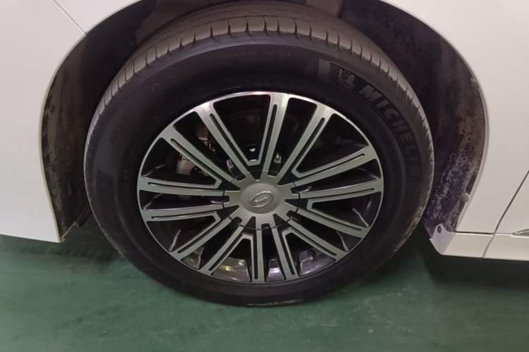 Used GAC Trumpchi M8 2021 Lingxiu Series 390T Ultimate Edition Left Front Wheel Hub