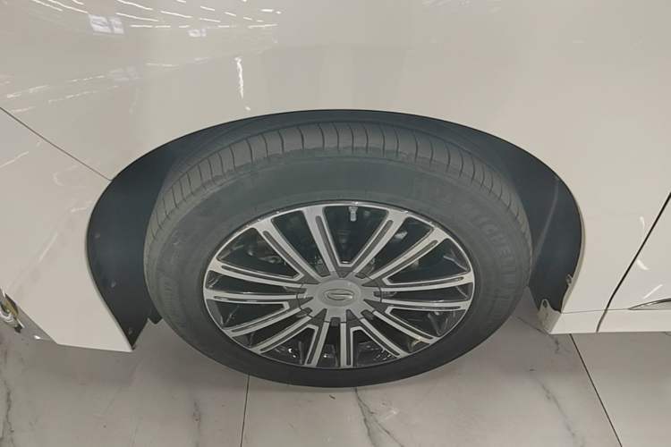Used GAC Trumpchi M8 2021 Lingxiu Series 390T Ultimate Edition Left Front Wheel Hub