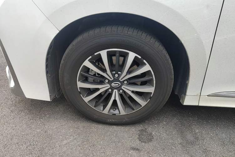 Used GAC Trumpchi M8 2021 Lingxiu Series 390T Deluxe Edition Left Front Wheel Hub