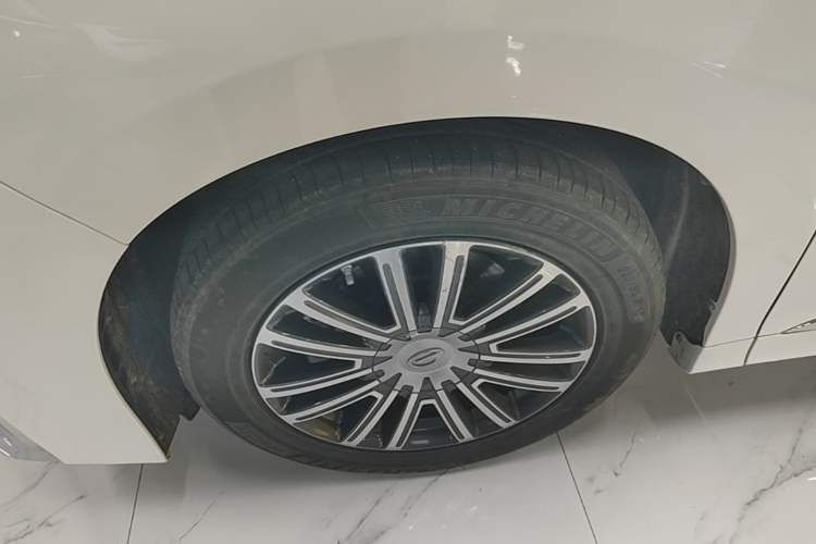Used GAC Trumpchi M8 2021 Lingxiu Series 390T Ultimate Edition Left Front Wheel Hub