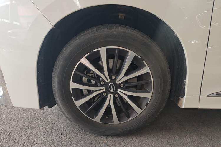 Used GAC Trumpchi M8 2021 Lingxiu Series 390T Luxury Edition Left Front Wheel Hub