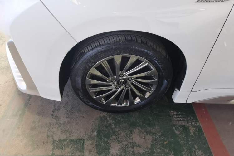 Used GAC Trumpchi M8 2021 Master Series 390T Ultimate Edition Left Front Wheel Hub