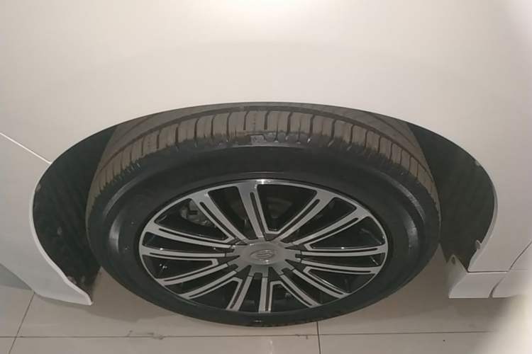Used GAC Trumpchi M8 2021 Master Series 390T Prestige Edition Left Front Wheel Hub