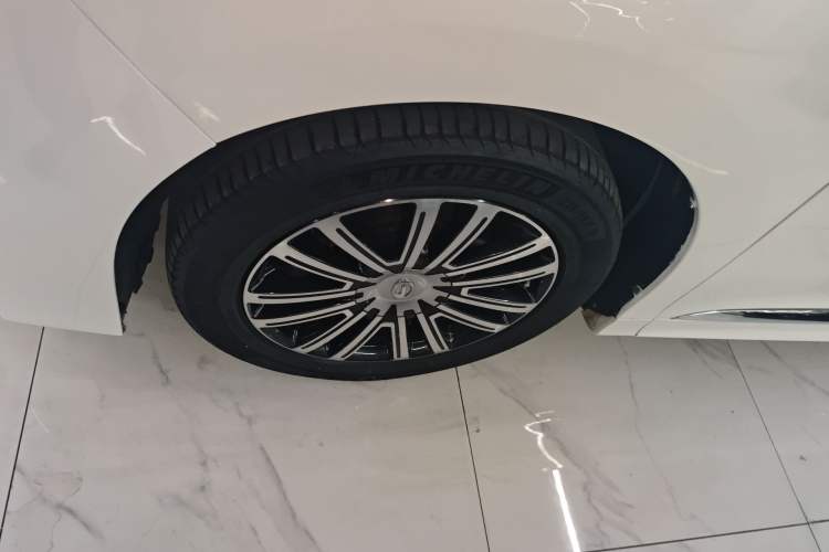 Used GAC Trumpchi M8 2021 Lingxiu Series 390T Deluxe Edition Left Front Wheel Hub
