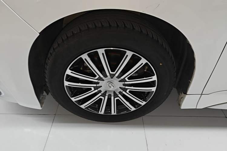 Used GAC Trumpchi M8 2021 Master Series 390T Prestige Edition Left Front Wheel Hub