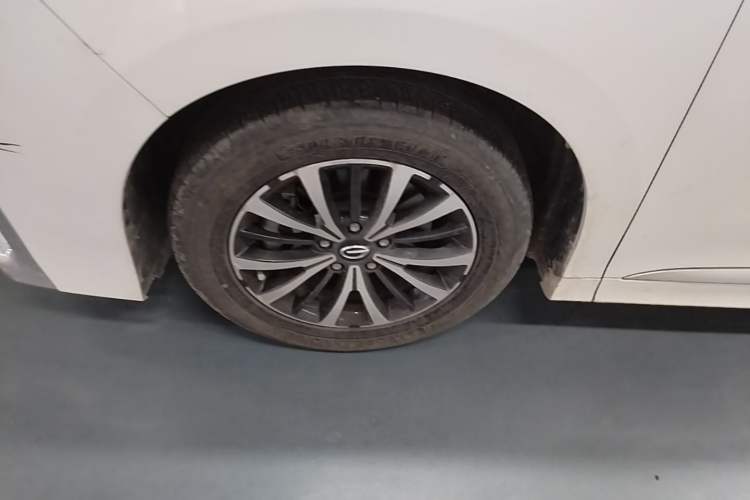 Used GAC Trumpchi M8 2021 Revised Version Lingxiu Series 390T Luxury Edition Left Front Wheel Hub