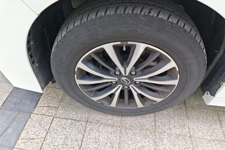 Used GAC Trumpchi M8 2021 Lingxiu Series 390T Deluxe Edition Left Front Wheel Hub