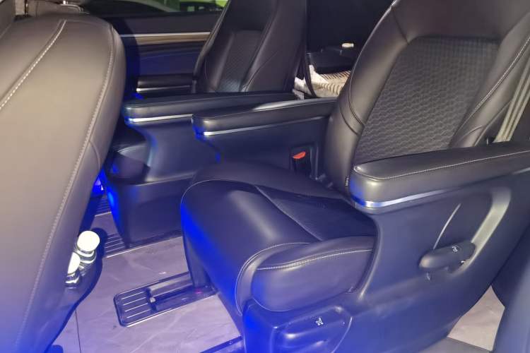 Used GAC Trumpchi M8 2021 Revised Version Lingxiu Series 390T Luxury Edition Left Rear Seat