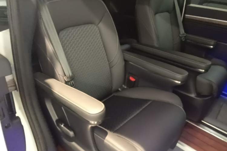 Used GAC Trumpchi M8 2021 Lingxiu Series 390T Luxury Edition Left Rear Seat