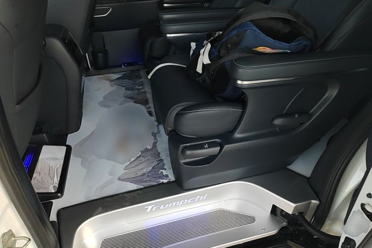 Used GAC Trumpchi M8 2021 Revised Version Lingxiu Series 390T Luxury Edition Left Rear Seat