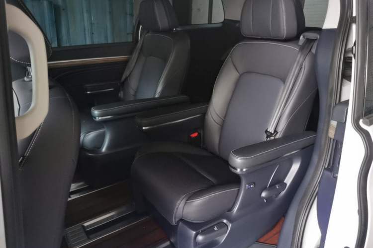 Used GAC Trumpchi M8 2021 Revised Version Lingxiu Series 390T Luxury Edition Left Rear Seat