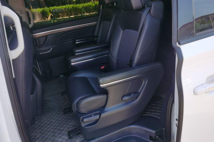 Used GAC Trumpchi M8 2021 Revised Version Lingxiu Series 390T Luxury Edition Left Rear Seat
