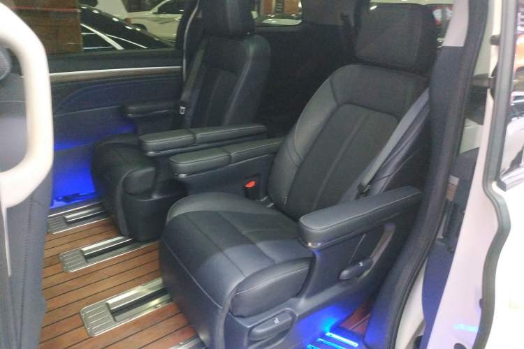 Used GAC Trumpchi M8 2021 Lingxiu Series 390T Deluxe Edition Left Rear Seat