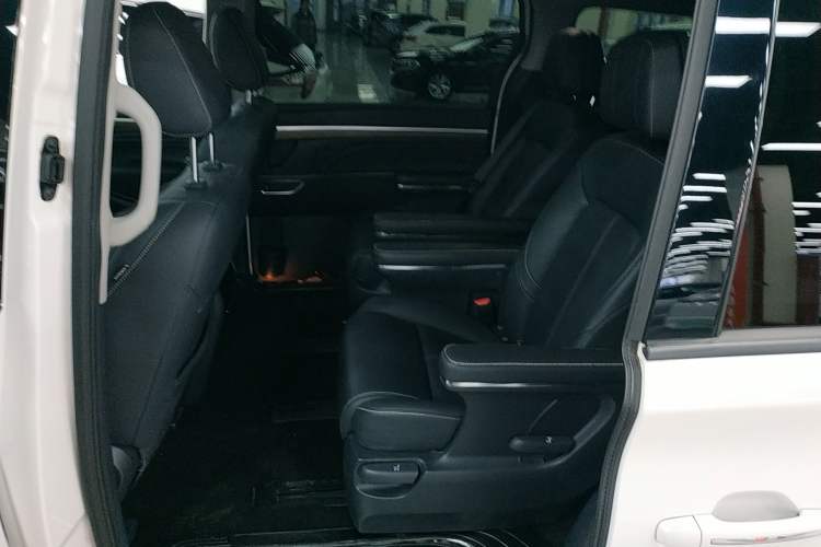 Used GAC Trumpchi M8 2021 Lingxiu Series 390T Deluxe Edition Left Rear Seat
