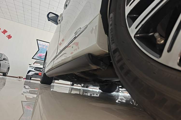 Used GAC Trumpchi M8 2021 Lingxiu Series 390T Ultimate Edition Left Side Sill