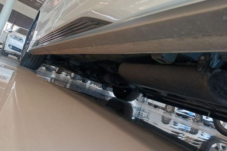 Used GAC Trumpchi M8 2021 Master Series 390T Prestige Edition Left Side Sill