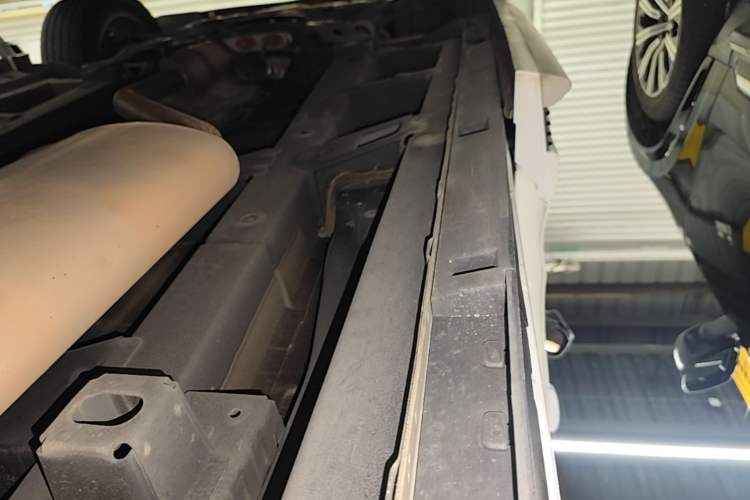 Used GAC Trumpchi M8 2021 Master Series 390T Ultimate Edition Left Side Sill