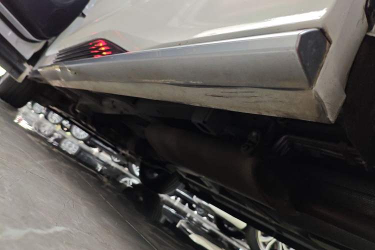 Used GAC Trumpchi M8 2021 Master Series 390T Ultimate Edition Left Side Sill