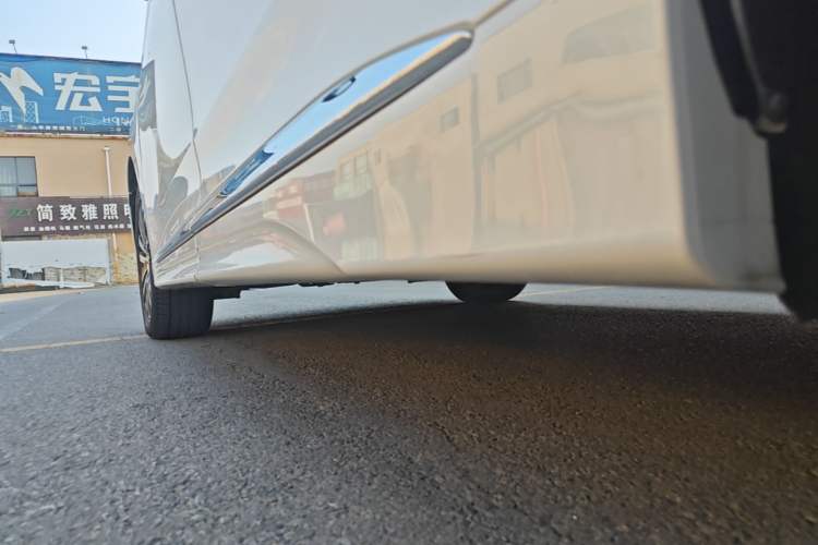 Used GAC Trumpchi M8 2021 Lingxiu Series 390T Deluxe Edition Left Side Sill