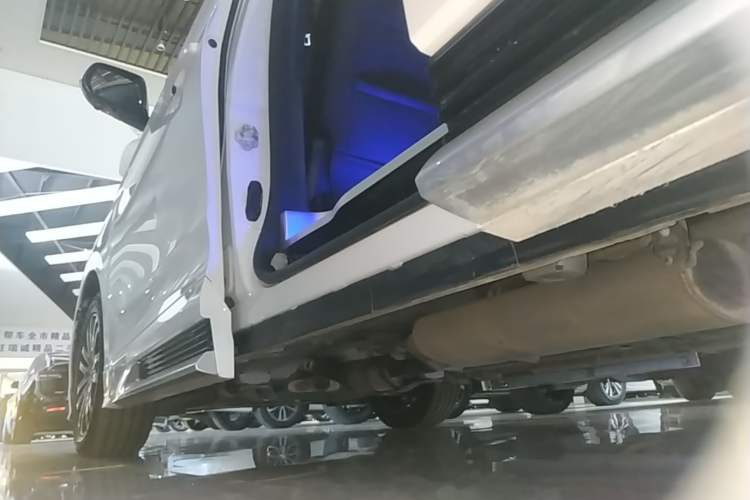 Used GAC Trumpchi M8 2021 Master Series 390T Prestige Edition Left Side Sill