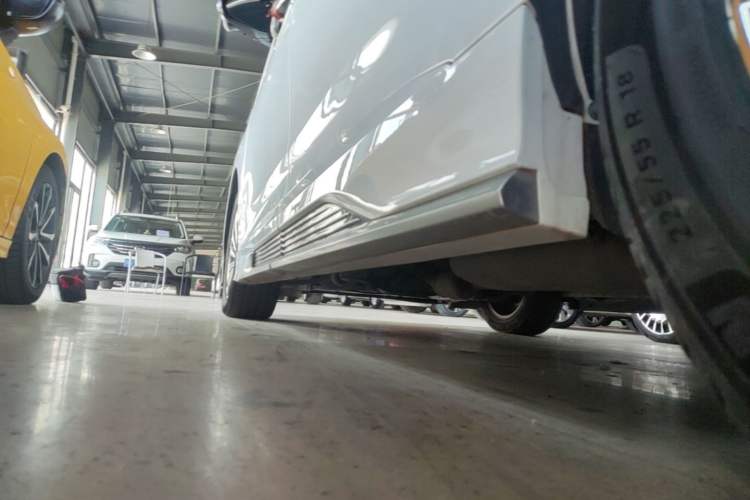 Used GAC Trumpchi M8 2021 Master Series 390T Ultimate Edition Left Side Sill