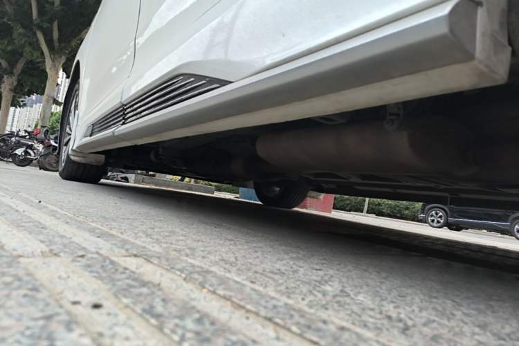 Used GAC Trumpchi M8 2021 Master Series 390T Ultimate Edition Left Side Sill