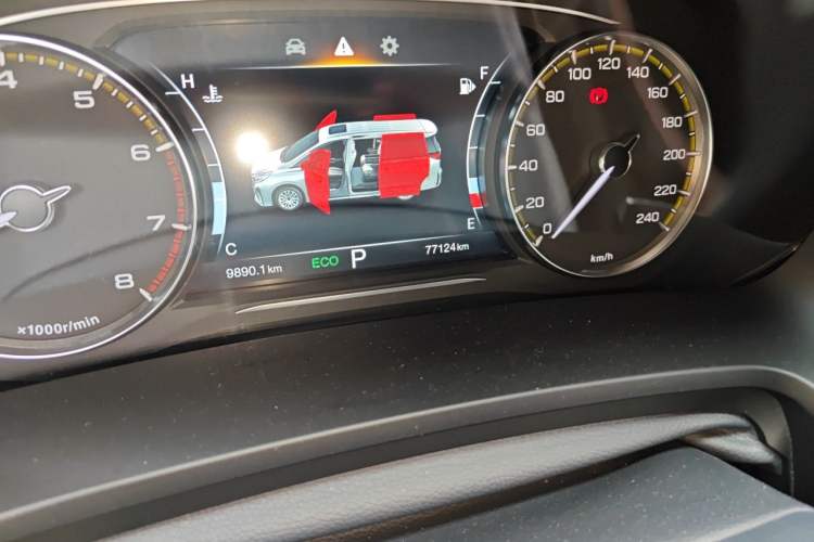 Used GAC Trumpchi M8 2021 Revised Version Lingxiu Series 390T Luxury Edition Odometer Close Up