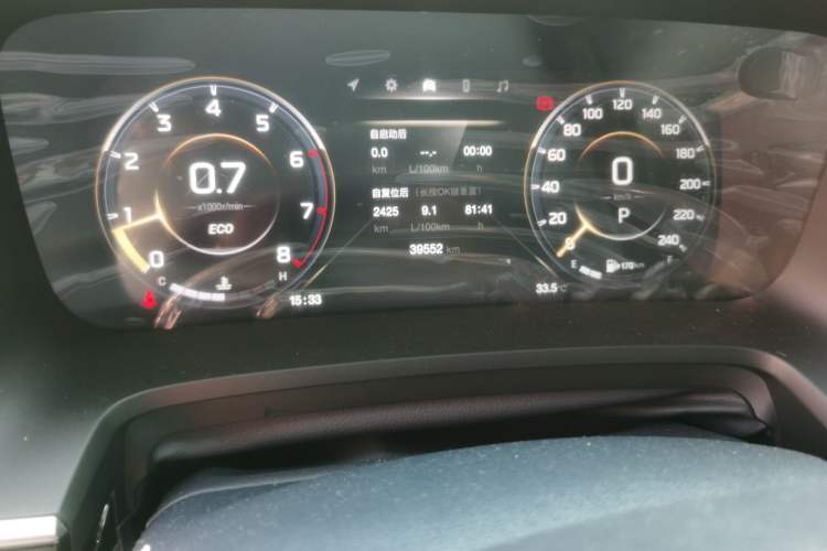 Used GAC Trumpchi M8 2021 Master Series 390T Prestige Edition Odometer Close Up