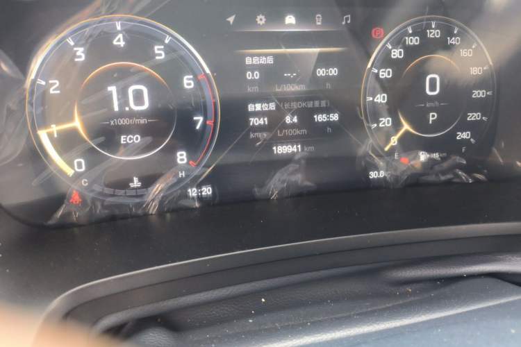 Used GAC Trumpchi M8 2021 Master Series 390T Prestige Edition Odometer Close Up