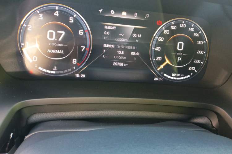 Used GAC Trumpchi M8 2021 Master Series 390T Ultimate Edition Odometer Close Up