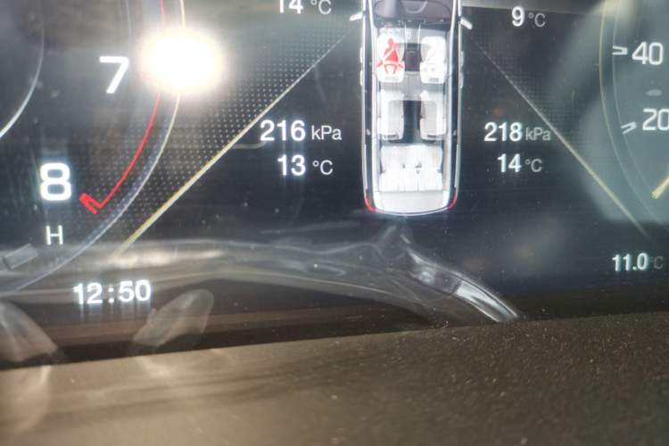 Used GAC Trumpchi M8 2021 Lingxiu Series 390T Deluxe Edition Odometer Close Up