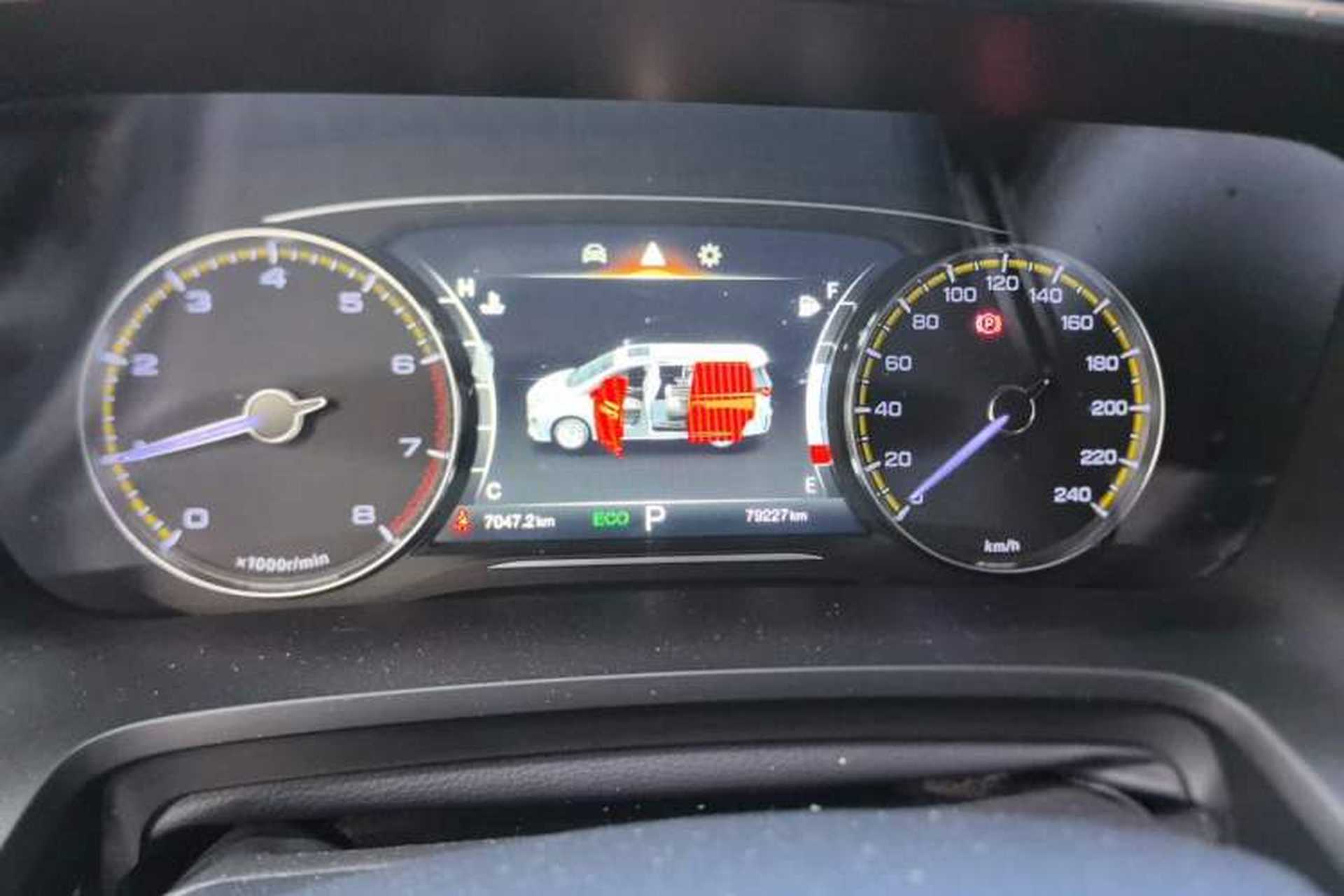 Used GAC Trumpchi M8 2021 Lingxiu Series 390T Deluxe Edition Odometer Close Up