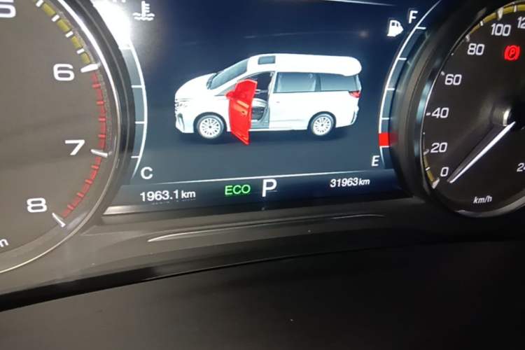 Used GAC Trumpchi M8 2021 Lingxiu Series 390T Luxury Edition Odometer Close Up