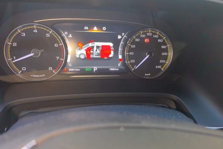 Used GAC Trumpchi M8 2021 Lingxiu Series 390T Deluxe Edition Odometer Close Up