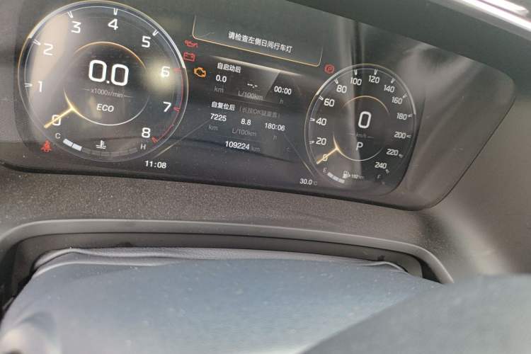 Used GAC Trumpchi M8 2021 Lingxiu Series 390T Ultimate Edition Odometer Close Up