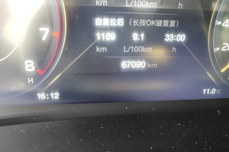 Used GAC Trumpchi M8 2021 Master Series 390T Prestige Edition Odometer Close Up
