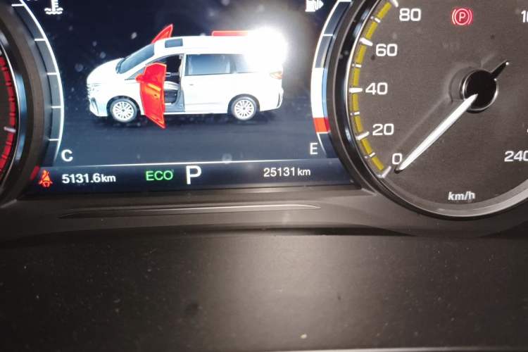 Used GAC Trumpchi M8 2021 Lingxiu Series 390T Luxury Edition Odometer Close Up