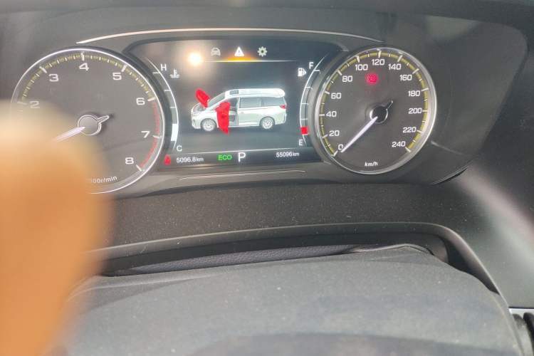 Used GAC Trumpchi M8 2021 Lingxiu Series 390T Deluxe Edition Odometer Close Up