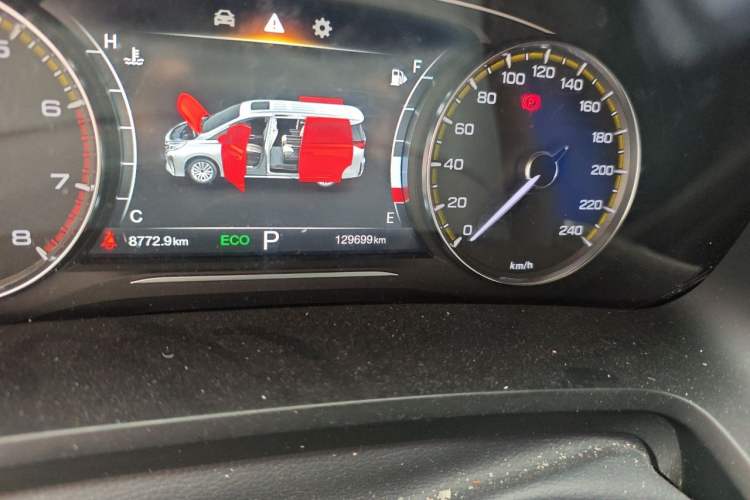 Used GAC Trumpchi M8 2021 Lingxiu Series 390T Deluxe Edition Odometer Close Up