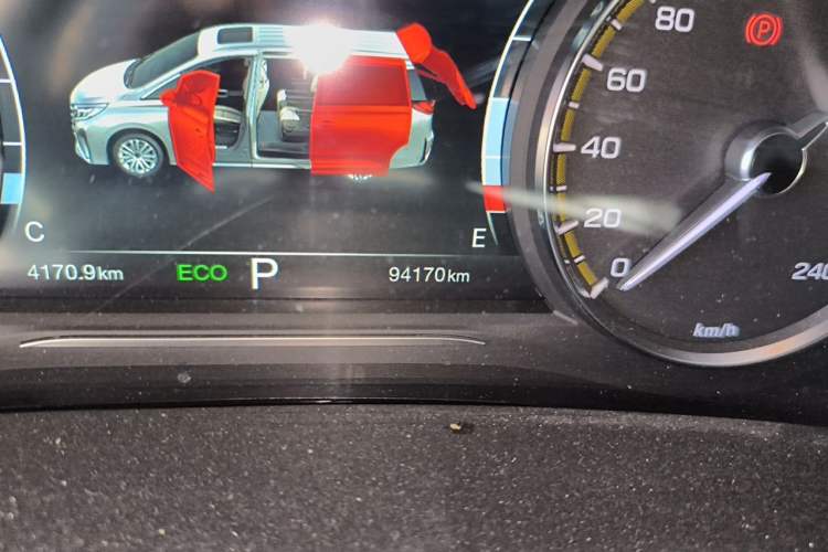 Used GAC Trumpchi M8 2021 Lingxiu Series 390T Luxury Edition Odometer Close Up
