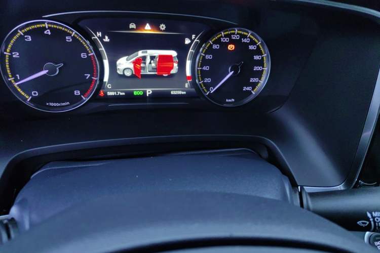 Used GAC Trumpchi M8 2021 Lingxiu Series 390T Deluxe Edition Odometer Close Up