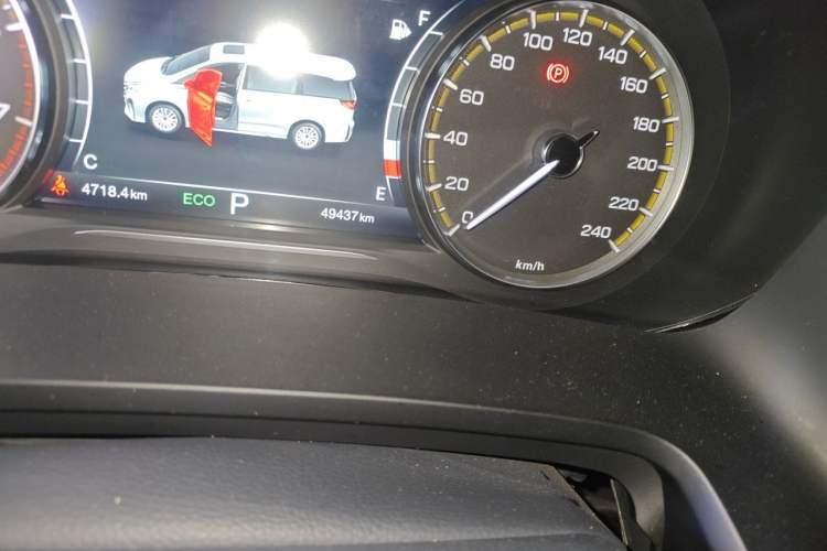 Used GAC Trumpchi M8 2021 Lingxiu Series 390T Deluxe Edition Odometer Close Up
