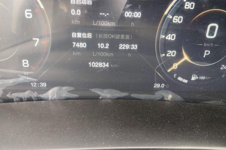 Used GAC Trumpchi M8 2021 Master Series 390T Ultimate Edition Odometer Close Up