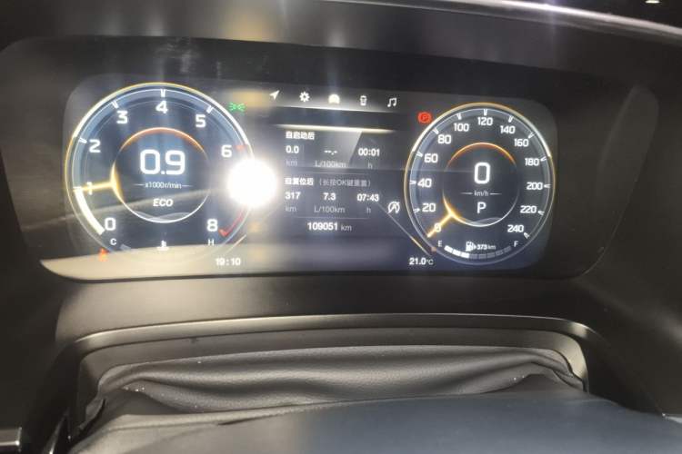 Used GAC Trumpchi M8 2021 Master Series 390T Prestige Edition Odometer Close Up