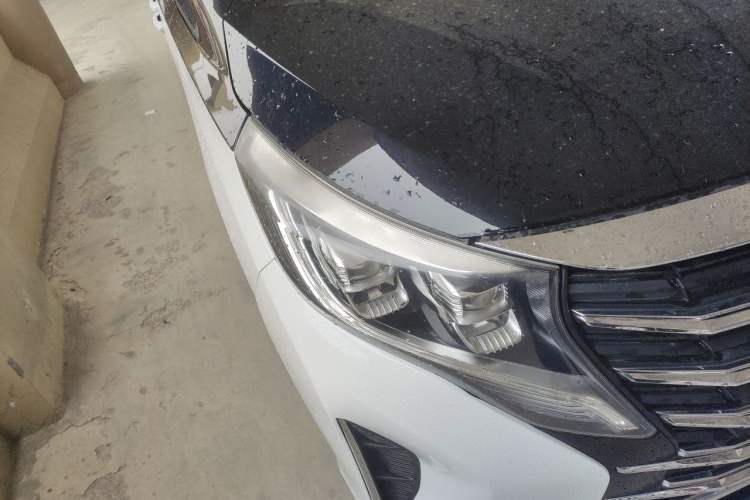 Used GAC Trumpchi M8 2021 Lingxiu Series 390T Deluxe Edition Right Front Headlight