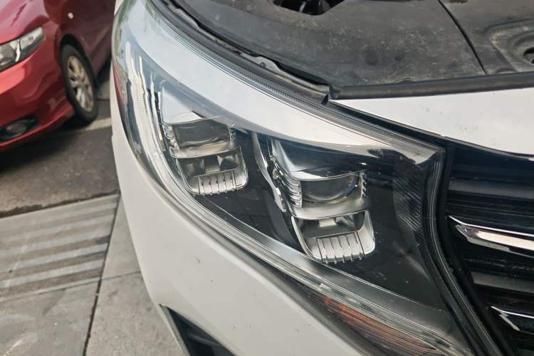 Used GAC Trumpchi M8  Right Front Headlight