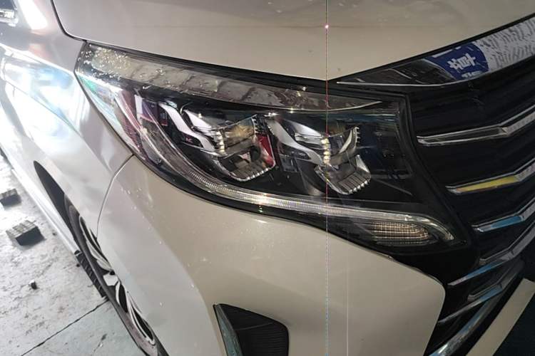 Used GAC Trumpchi M8 2021 Lingxiu Series 390T Luxury Edition Right Front Headlight