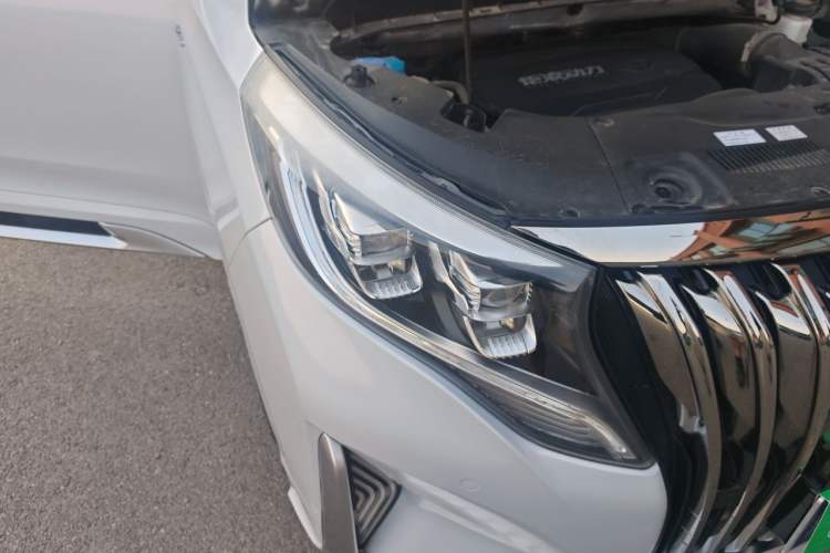 Used GAC Trumpchi M8 2021 Master Series 390T Ultimate Edition Right Front Headlight